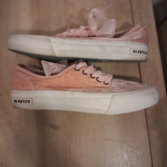 SeaVees By J. Crew Legend Pink Velvet Sneakers Size 7 - Picture 5 of 6